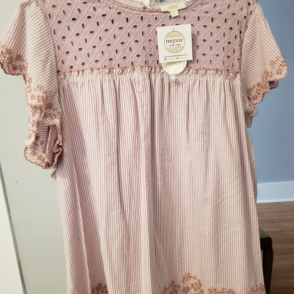 2x oddy top nwt